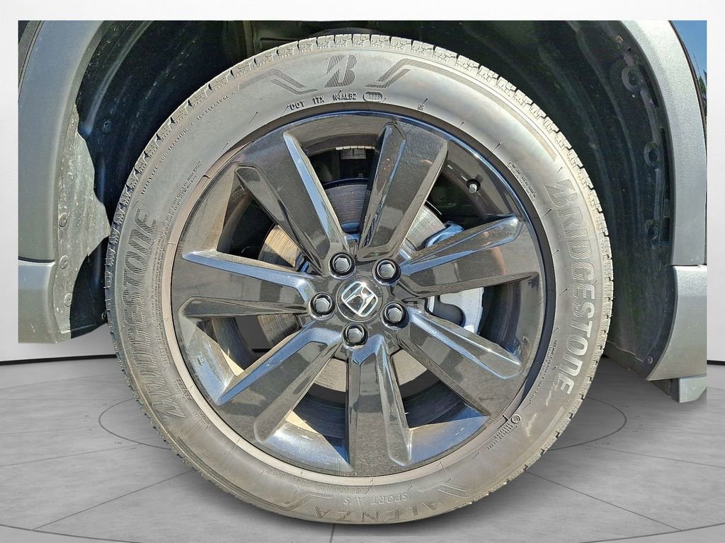 Used 2025 Honda Pilot Black Edition image 7