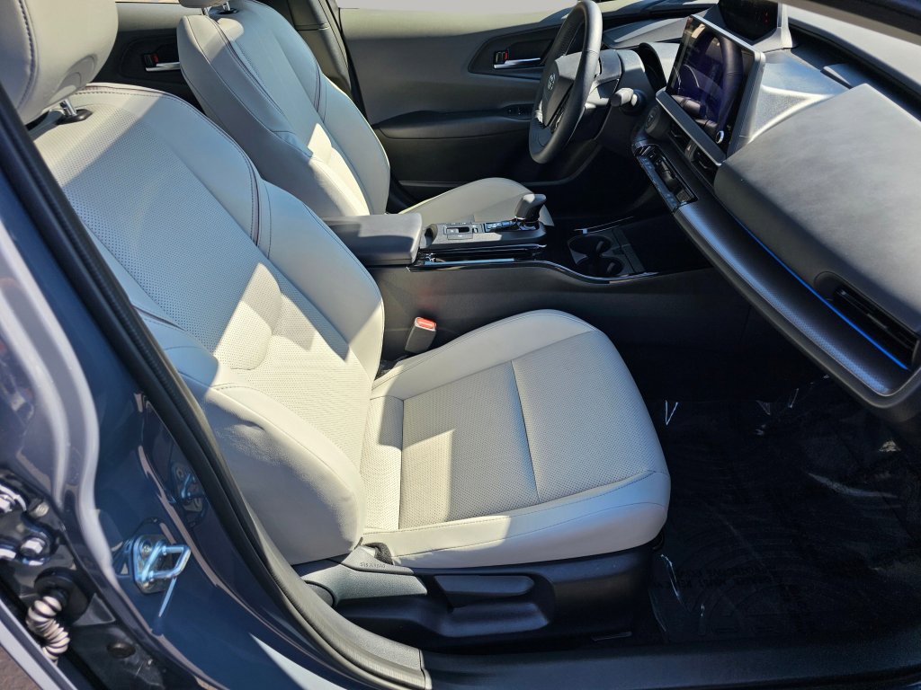Used 2025 Toyota Prius XLE image 26