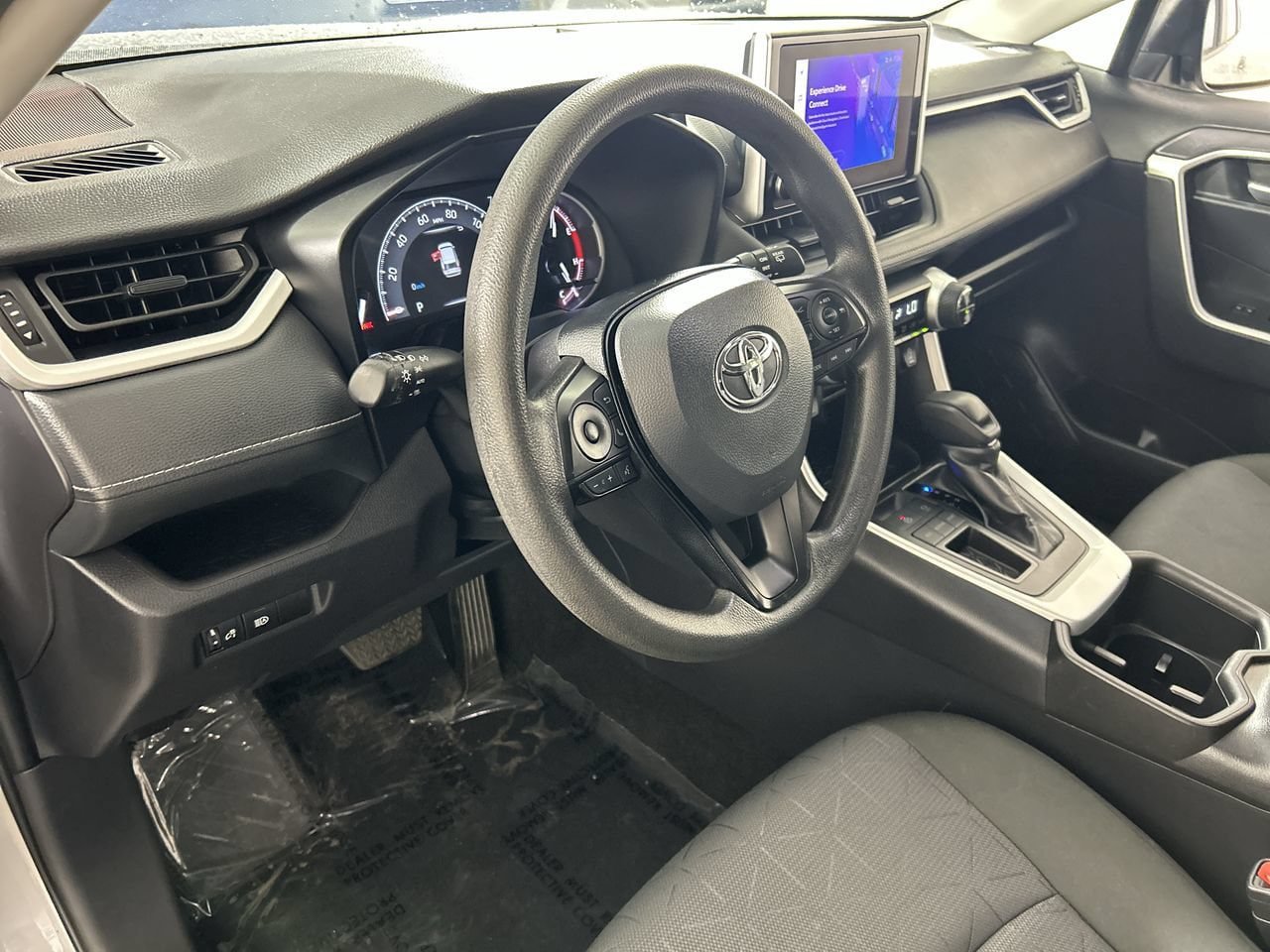 Used 2025 Toyota RAV4 XLE FWD image 12