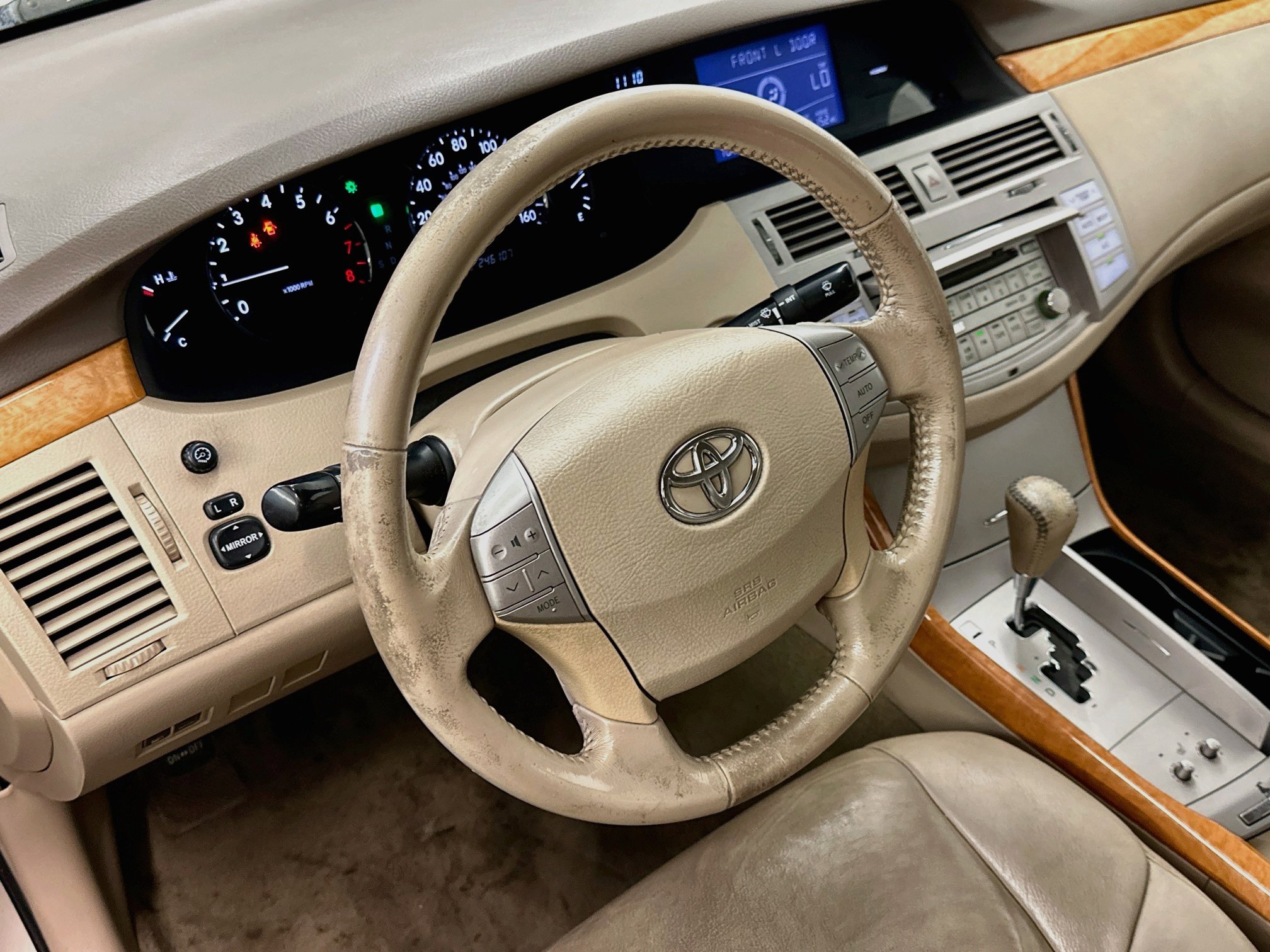 Used 2006 Toyota Avalon XLS FWD image 18
