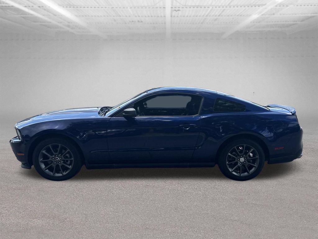 Used 2011 Ford Mustang Premium w/ 203A Rapid Spec Order Code RWD image 3