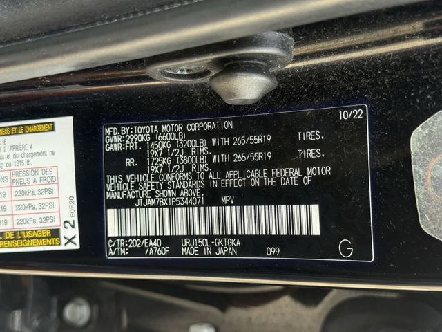 Used 2023 Lexus GX 460 Premium w/ Accessory Package image 36