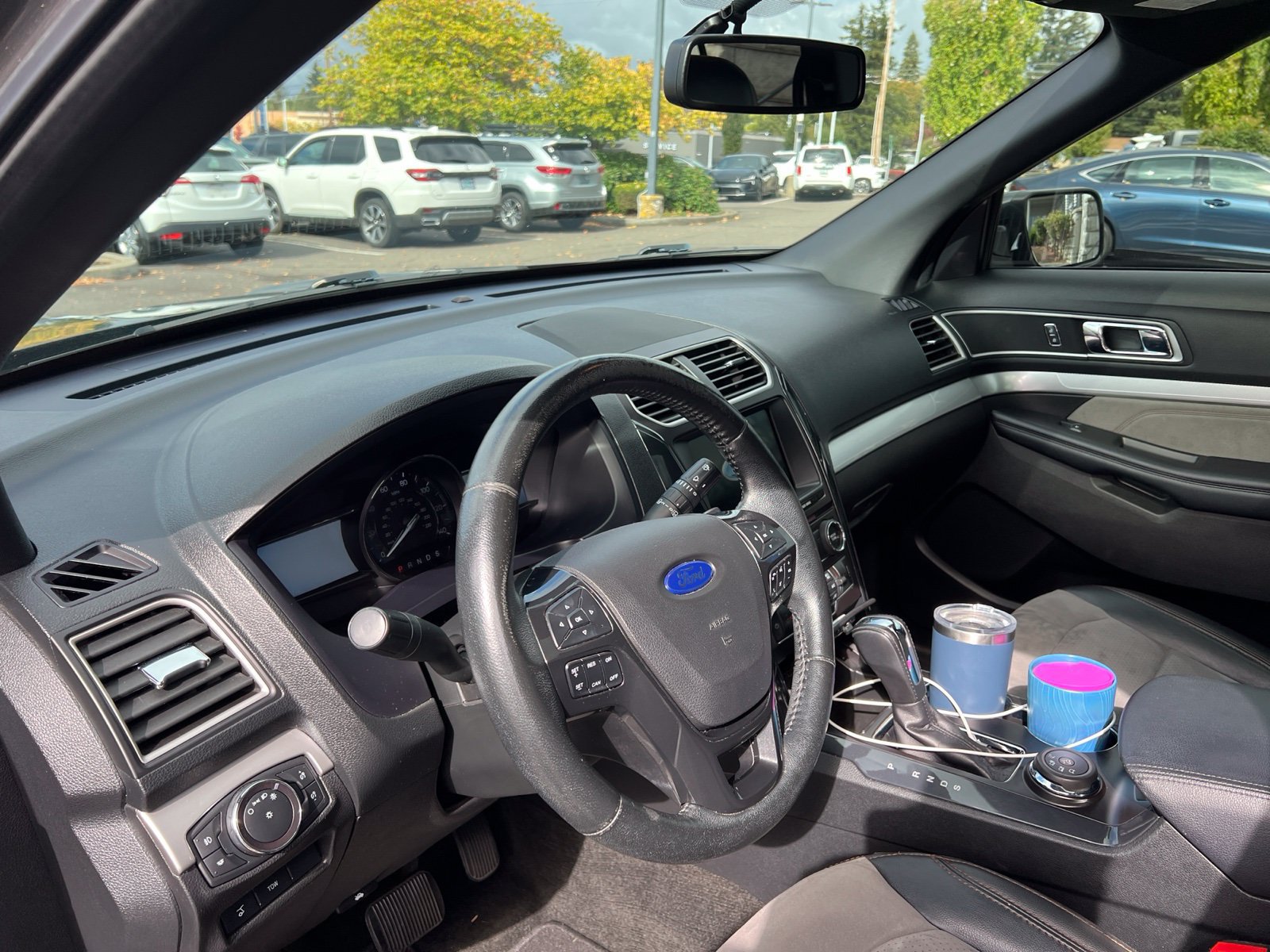 Used 2017 Ford Explorer XLT w/ Equipment Group 202A AWD/4WD image 7
