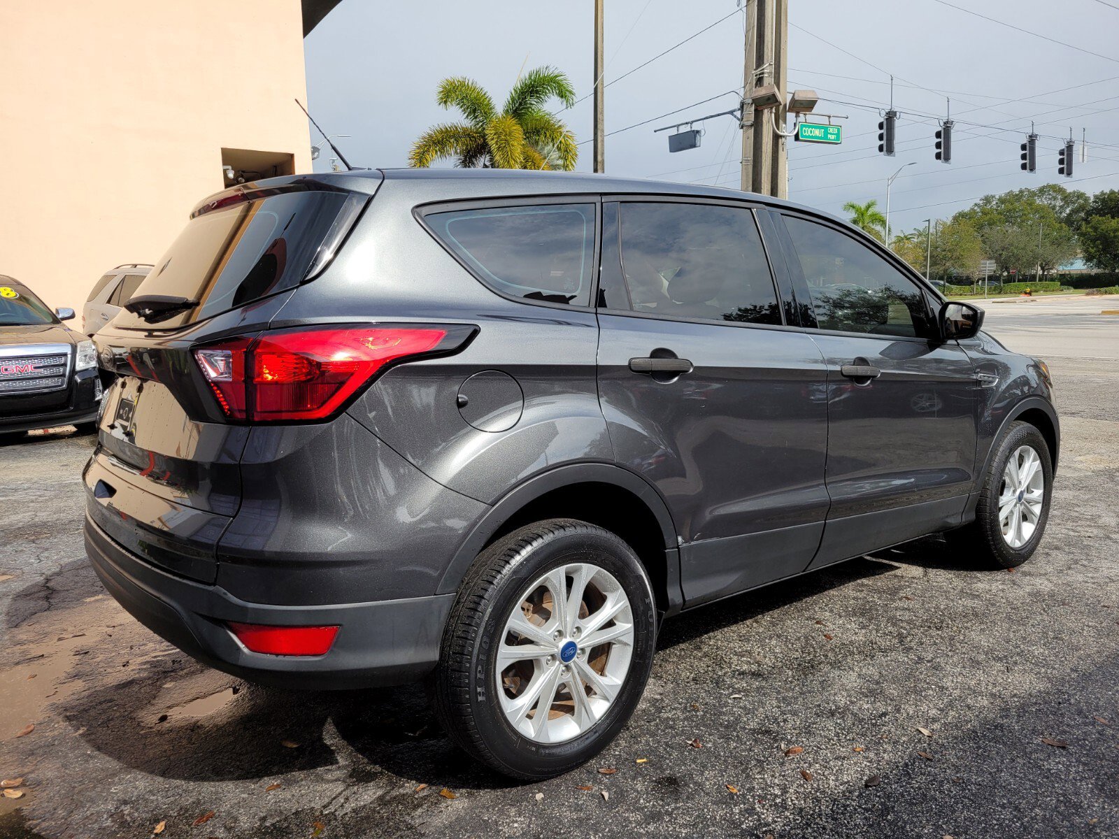 Used 2019 Ford Escape S image 11