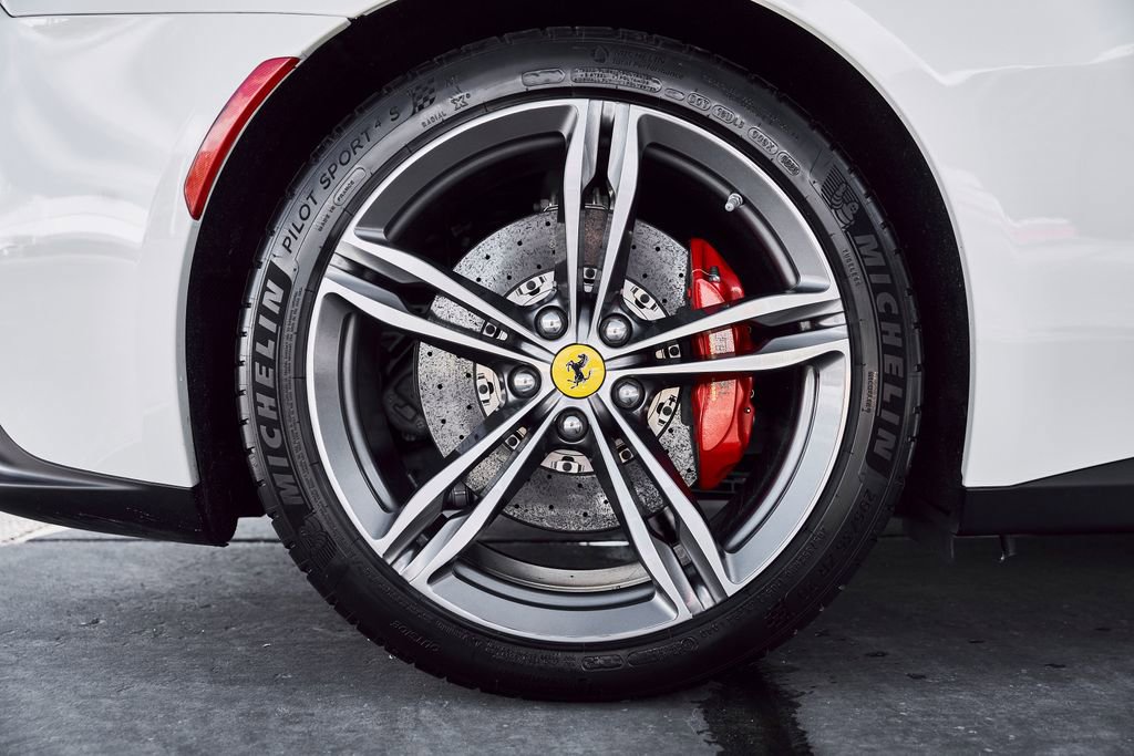 Used 2019 Ferrari GTC4Lusso AWD/4WD image 27