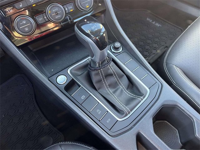 Used 2023 Volkswagen Jetta SE w/ Panoramic Sunroof Package image 18