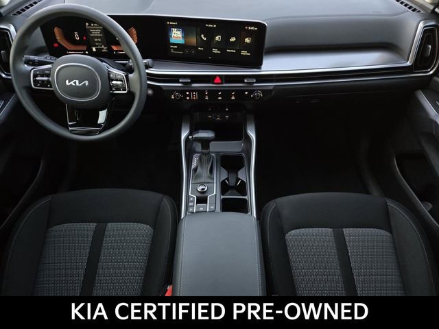 Certified 2025 Kia Sorento LX image 17