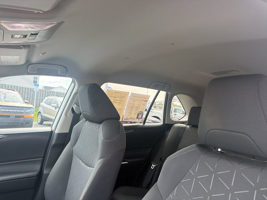 Used 2023 Toyota RAV4 XLE AWD/4WD image 25