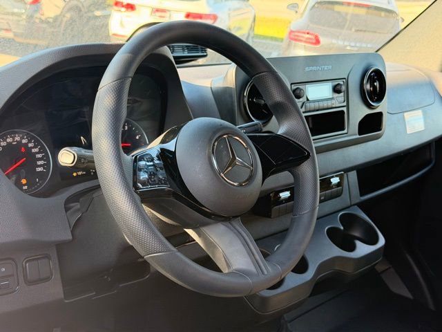 Used 2025 Mercedes-Benz Sprinter 2500 image 19