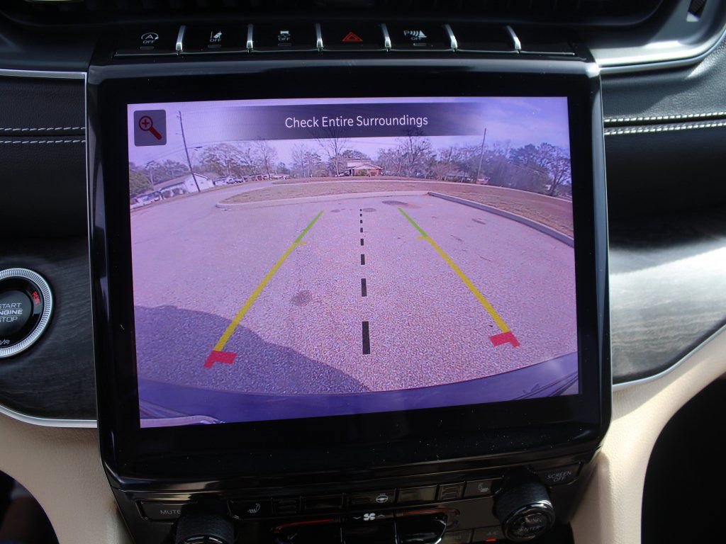 Used 2024 Jeep Grand Cherokee Limited w/ Black Appearance Package image 6