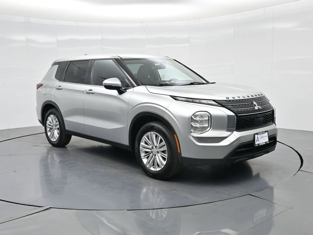 Used 2022 Mitsubishi Outlander ES image 17