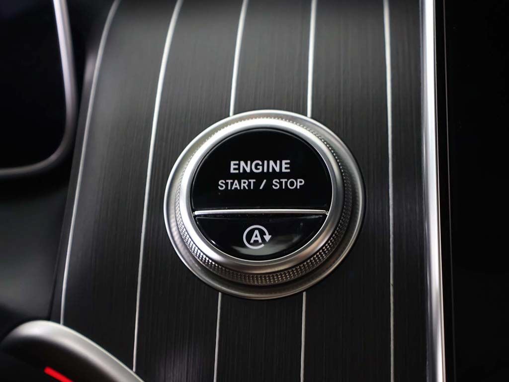 Used 2025 Mercedes-Benz GLC 300 4MATIC image 43