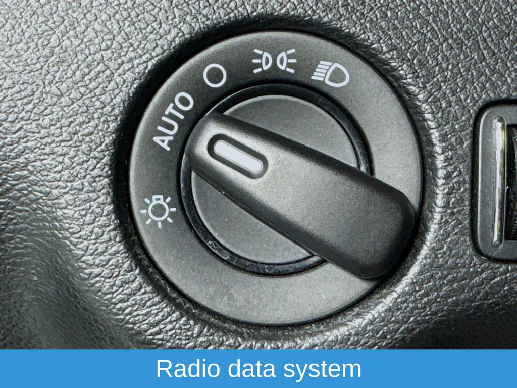 Used 2017 Dodge Challenger SXT image 14