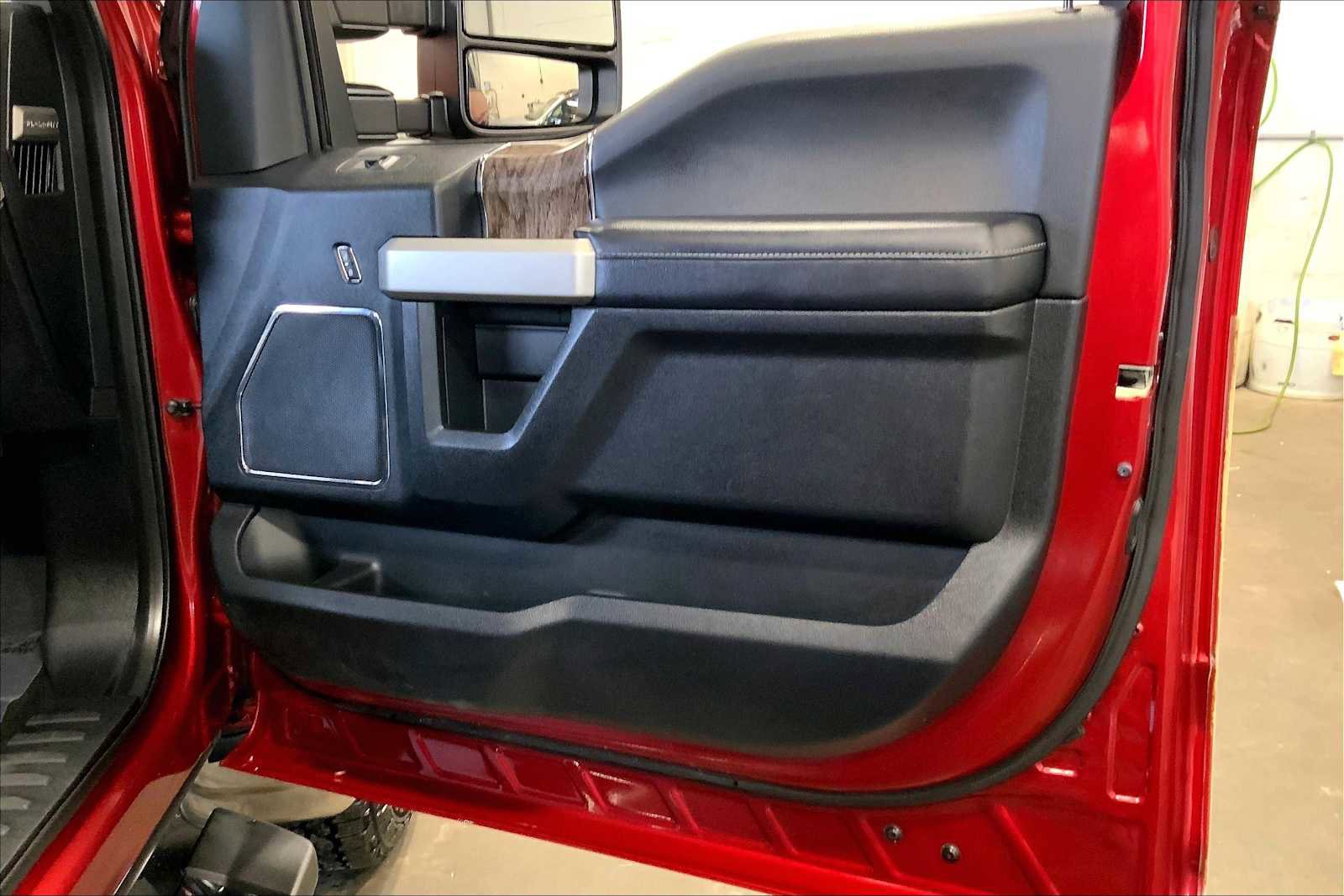 Used 2017 Ford F350 Lariat w/ Lariat Ultimate Package image 22