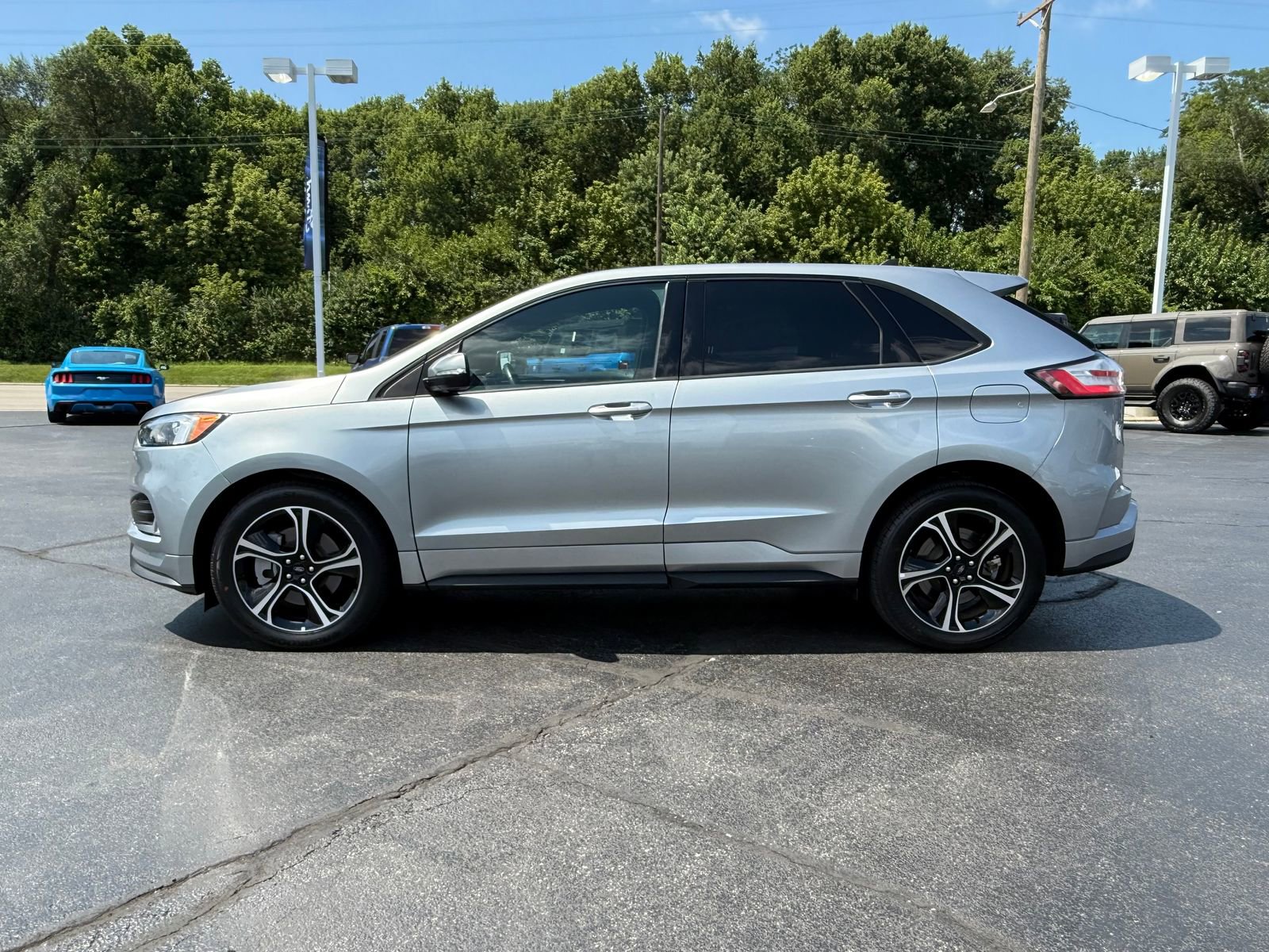 Used 2024 Ford Edge ST image 9