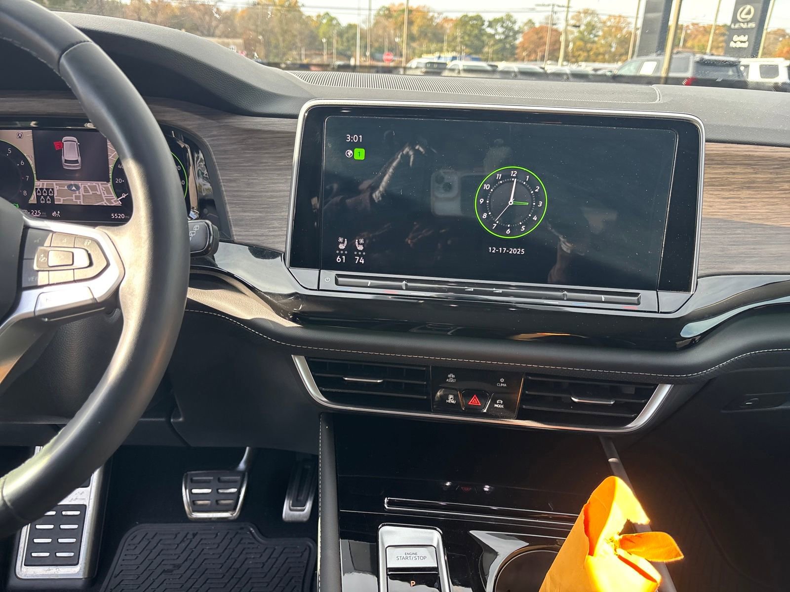 Used 2025 Volkswagen Atlas SEL Premium R-Line image 17