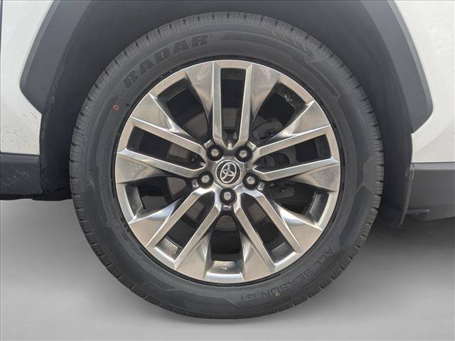 Used 2020 Toyota RAV4 XLE Premium AWD/4WD image 10