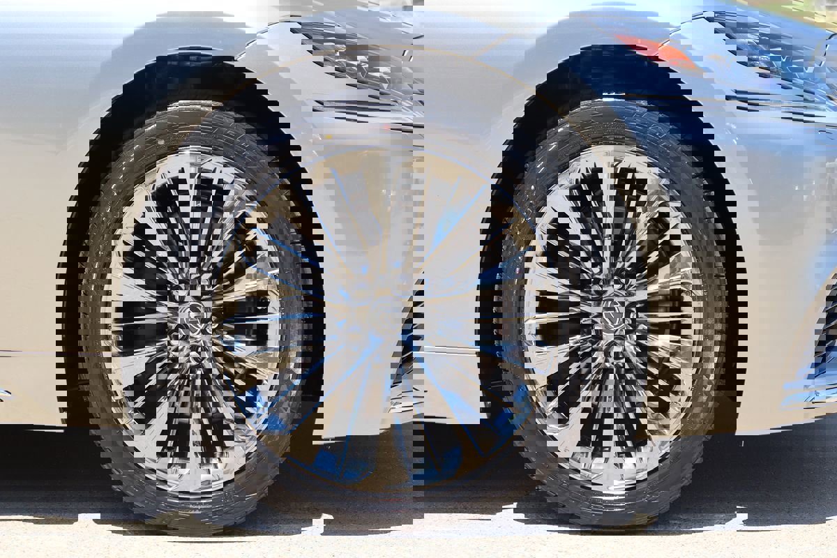 Used 2018 Lexus LS 500 w/ Interior Upgrade Package image 66