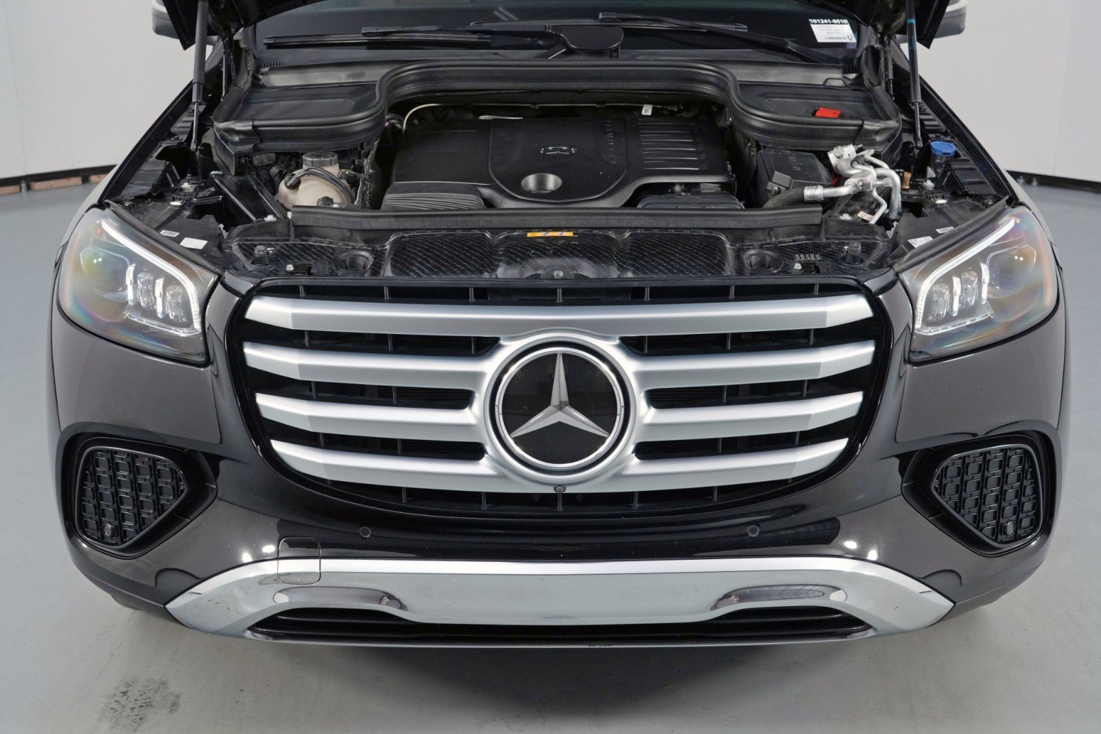 Used 2024 Mercedes-Benz GLS 450 4MATIC image 8