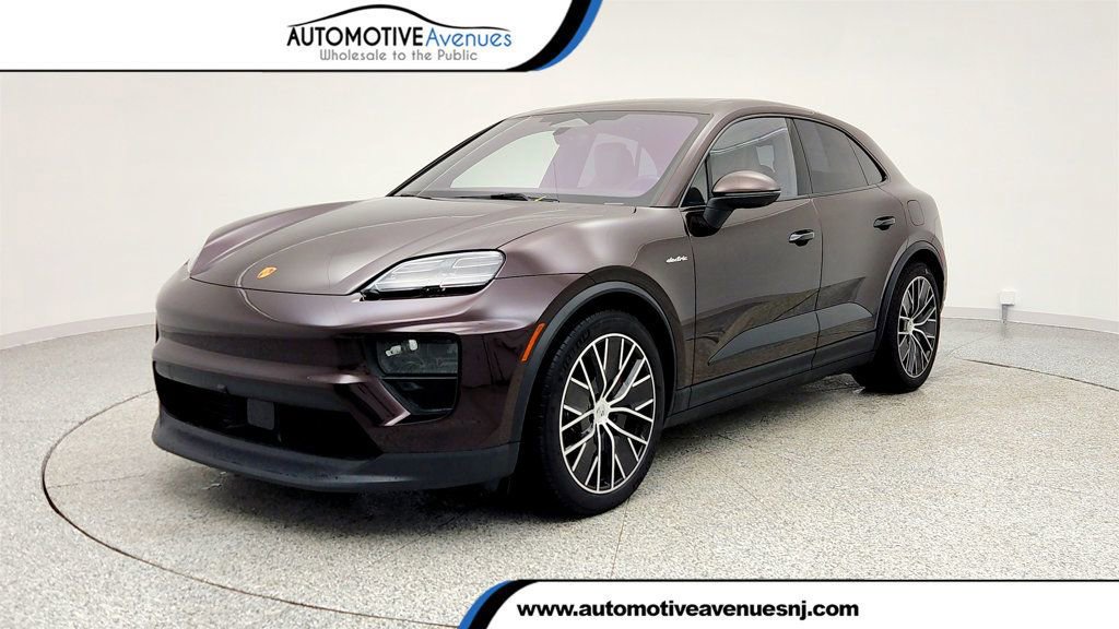 Used 2025 Porsche Macan 4S Electric image 1