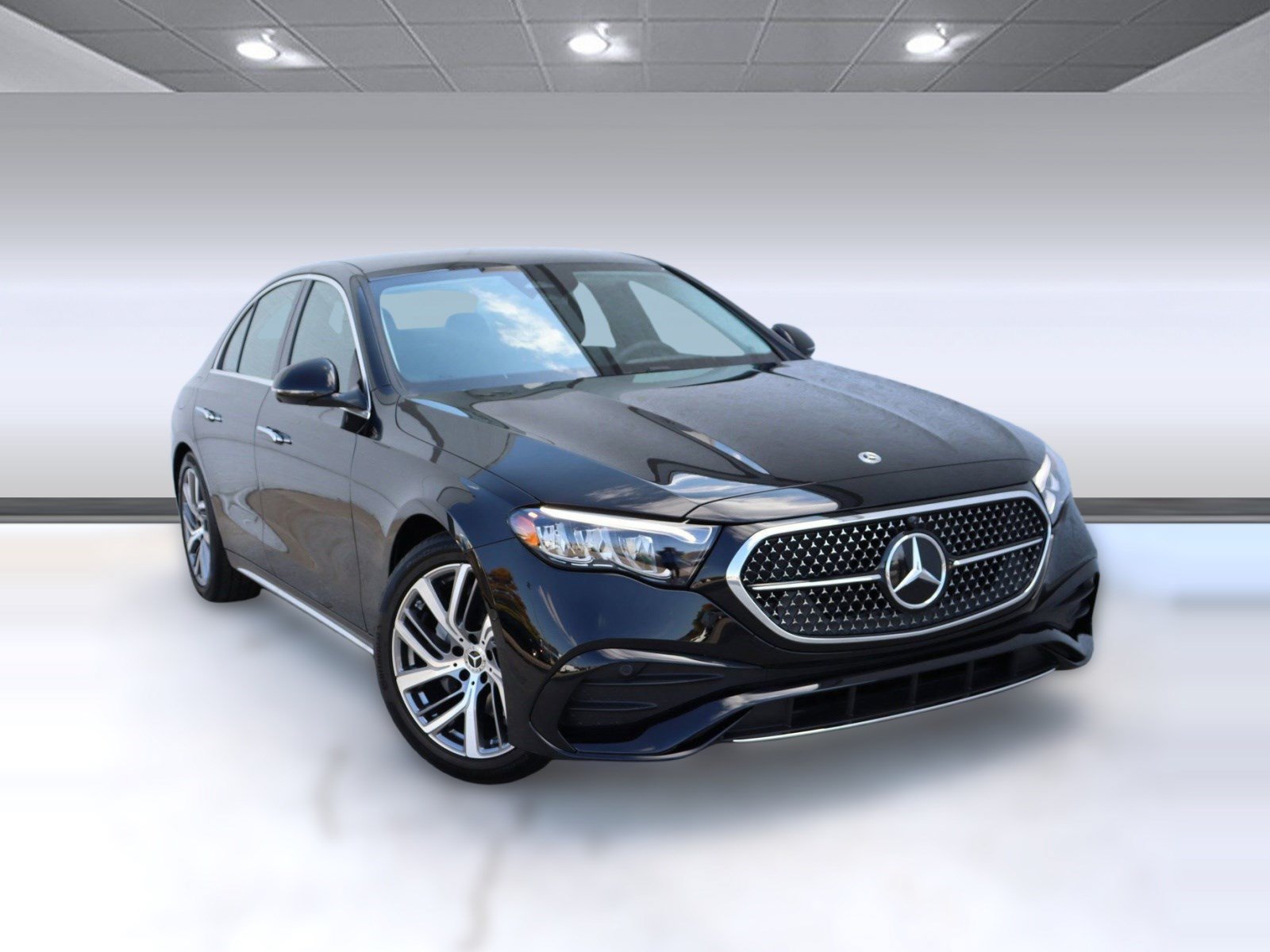 Used 2025 Mercedes-Benz E 350 Sedan image 5