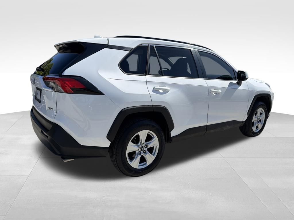 Used 2020 Toyota RAV4 XLE w/ Convenience Package image 7