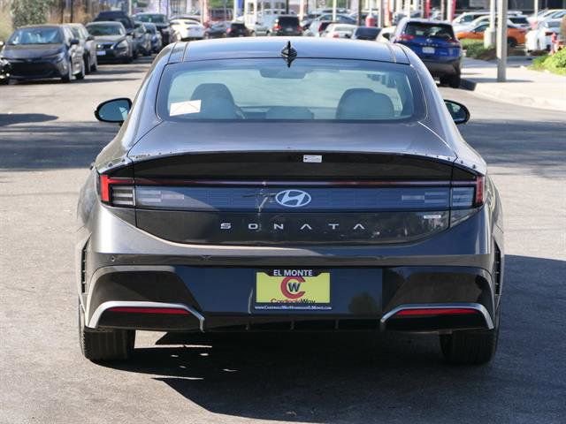 New 2025 Hyundai Sonata Limited image 5