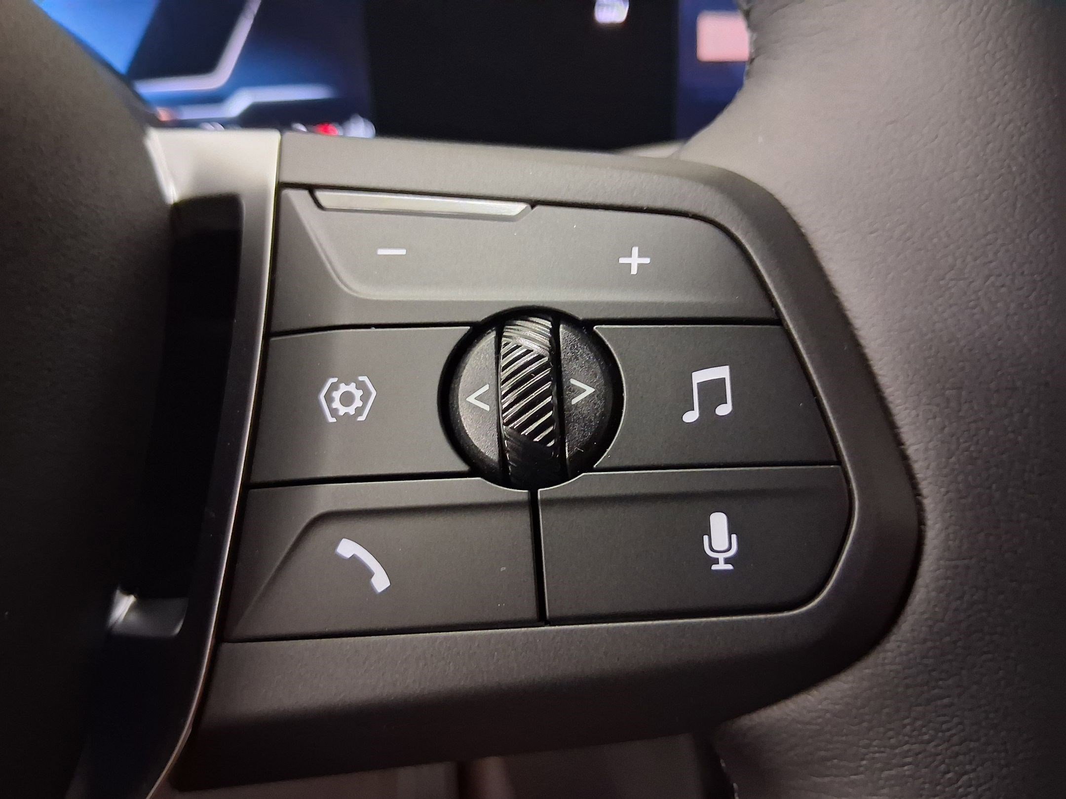 New 2026 BMW X2 xDrive28i w/ Technology Package image 24