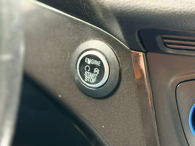 Used 2017 Ford Escape Titanium image 12