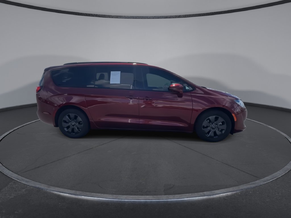 Used 2020 Chrysler Pacifica Limited FWD image 2