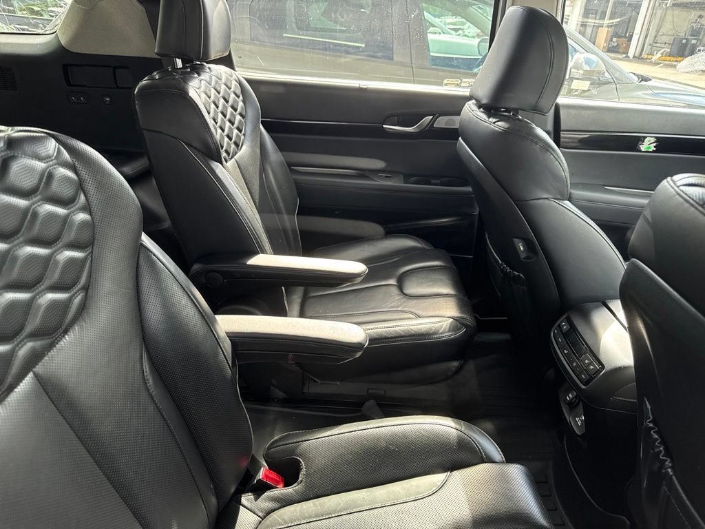 Used 2022 Hyundai Palisade Limited FWD image 15