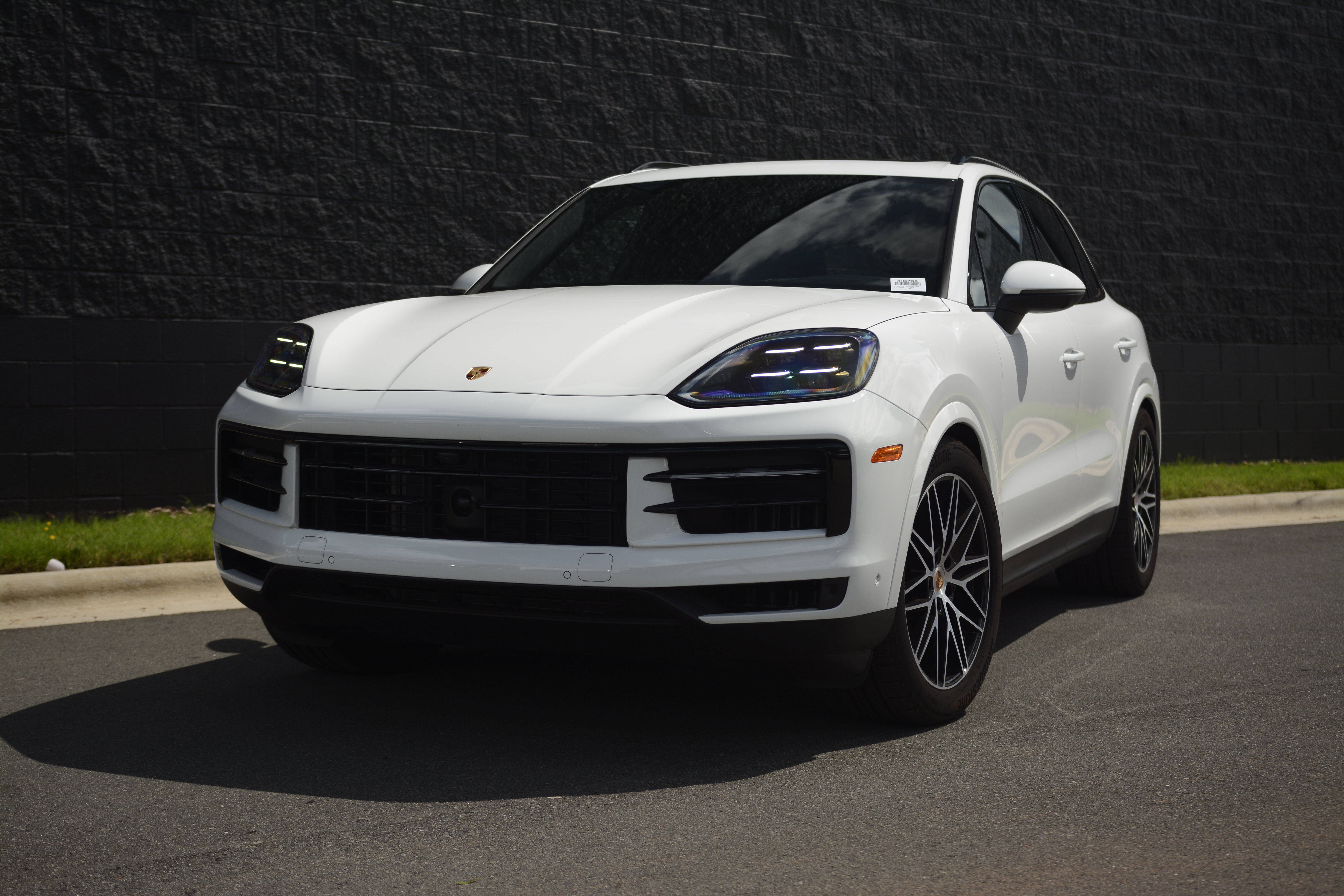 Certified 2025 Porsche Cayenne AWD/4WD image 45