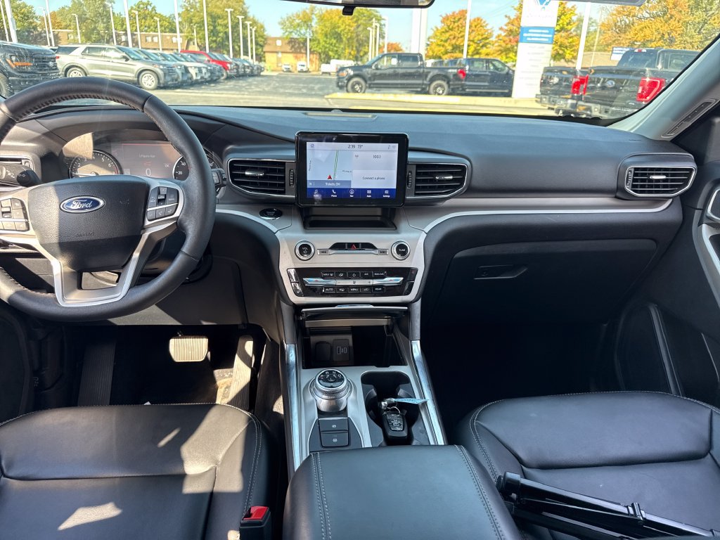 Used 2024 Ford Explorer XLT w/ Equipment Group 202A AWD/4WD image 21