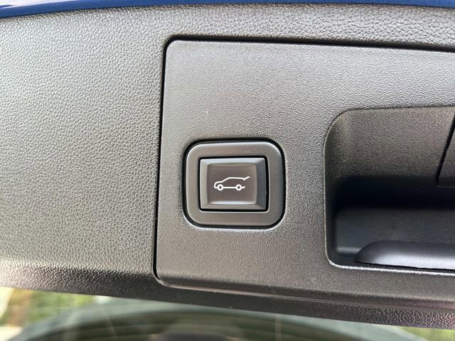 Used 2021 Cadillac XT4 Luxury w/ Cold Weather Package image 22