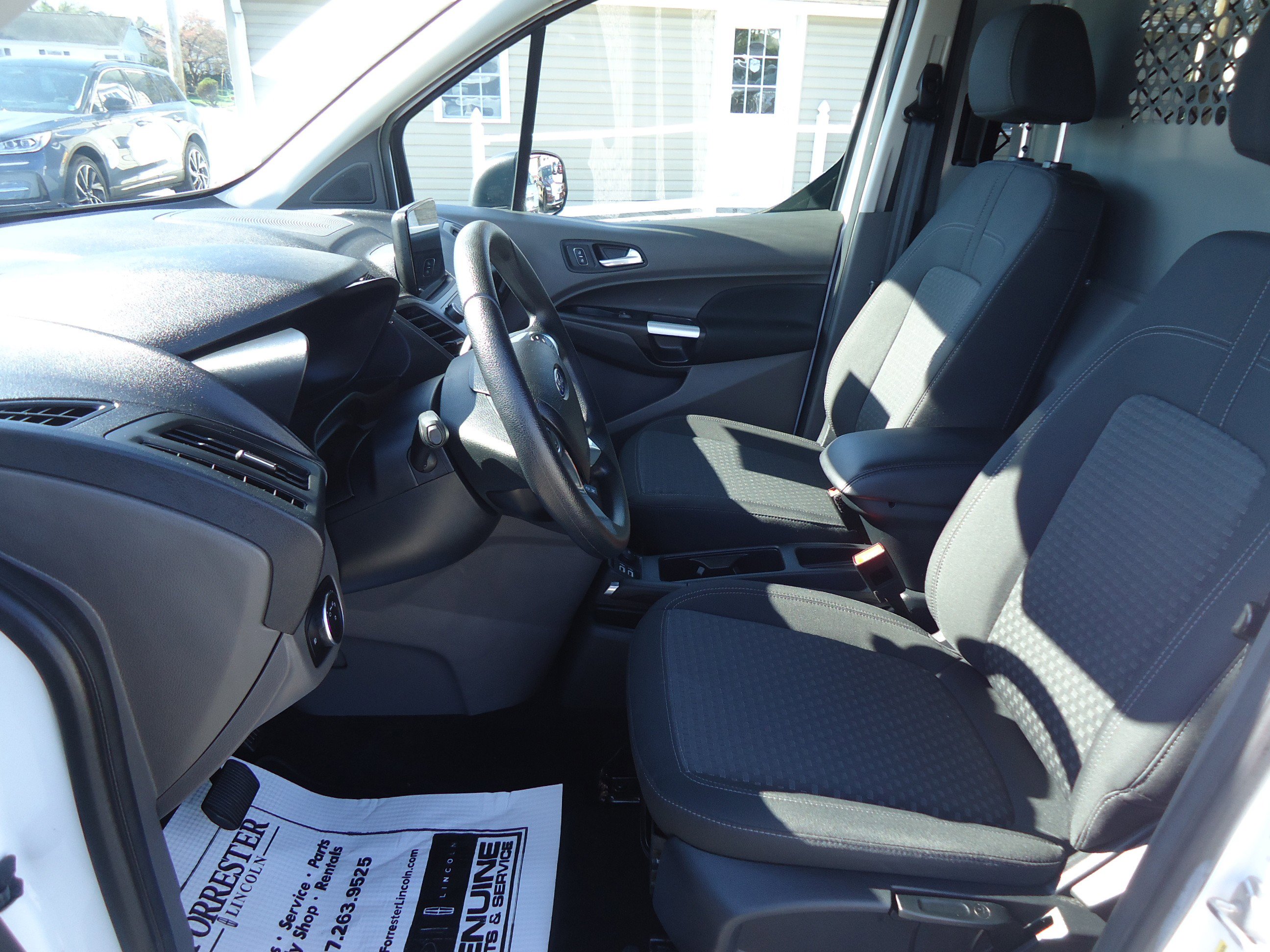 Used 2020 Ford Transit Connect XLT image 19