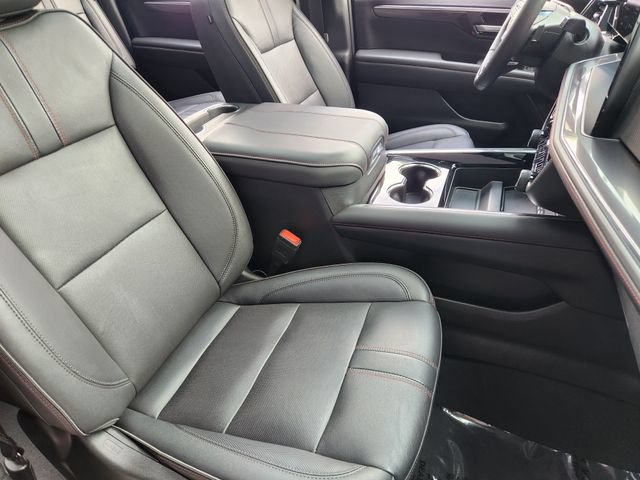 Used 2025 Chevrolet Suburban RST w/ Comfort Package AWD/4WD image 9