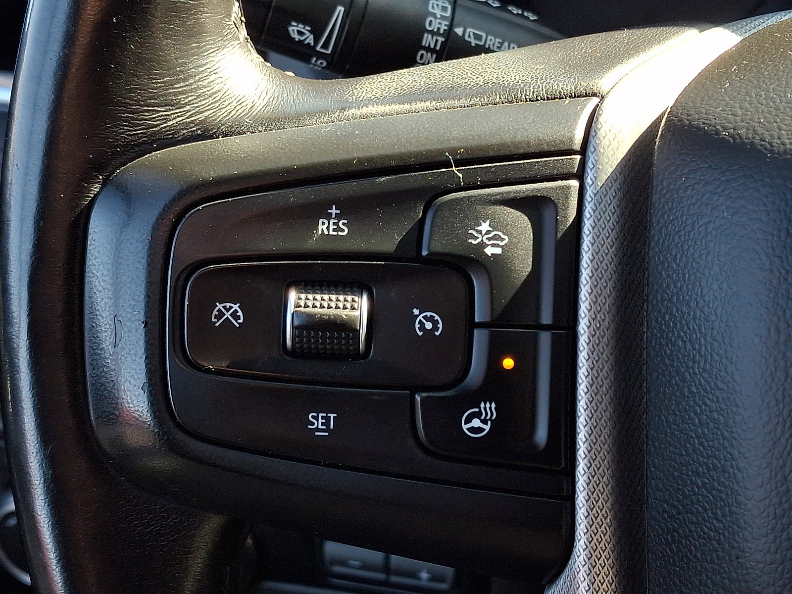 Used 2021 GMC Yukon XL Denali w/ Denali Premium Package image 25