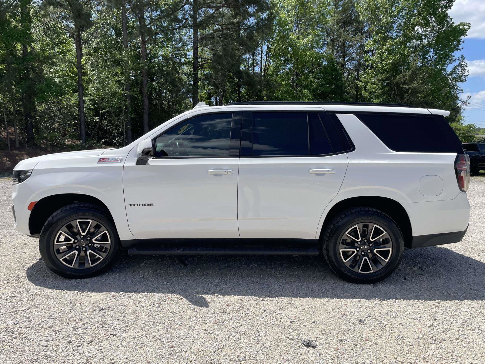 Used 2022 Chevrolet Tahoe Z71 w/ Luxury Package AWD/4WD image 25