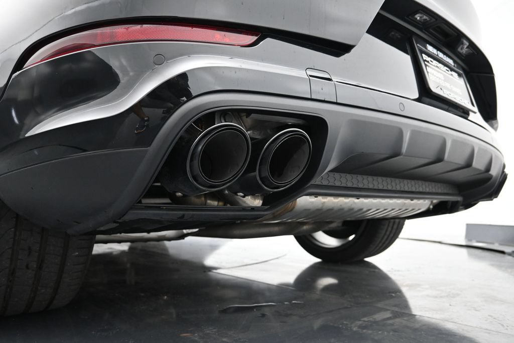 Certified 2023 Porsche Cayenne Turbo S AWD/4WD image 22