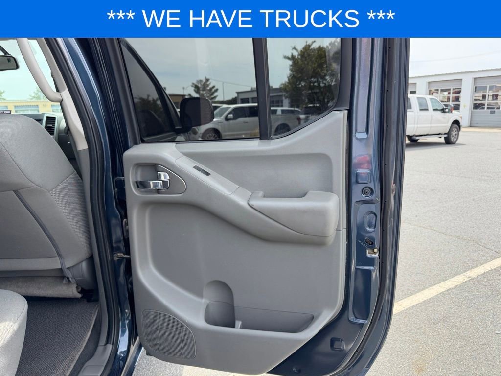 Used 2020 Nissan Frontier SV image 30