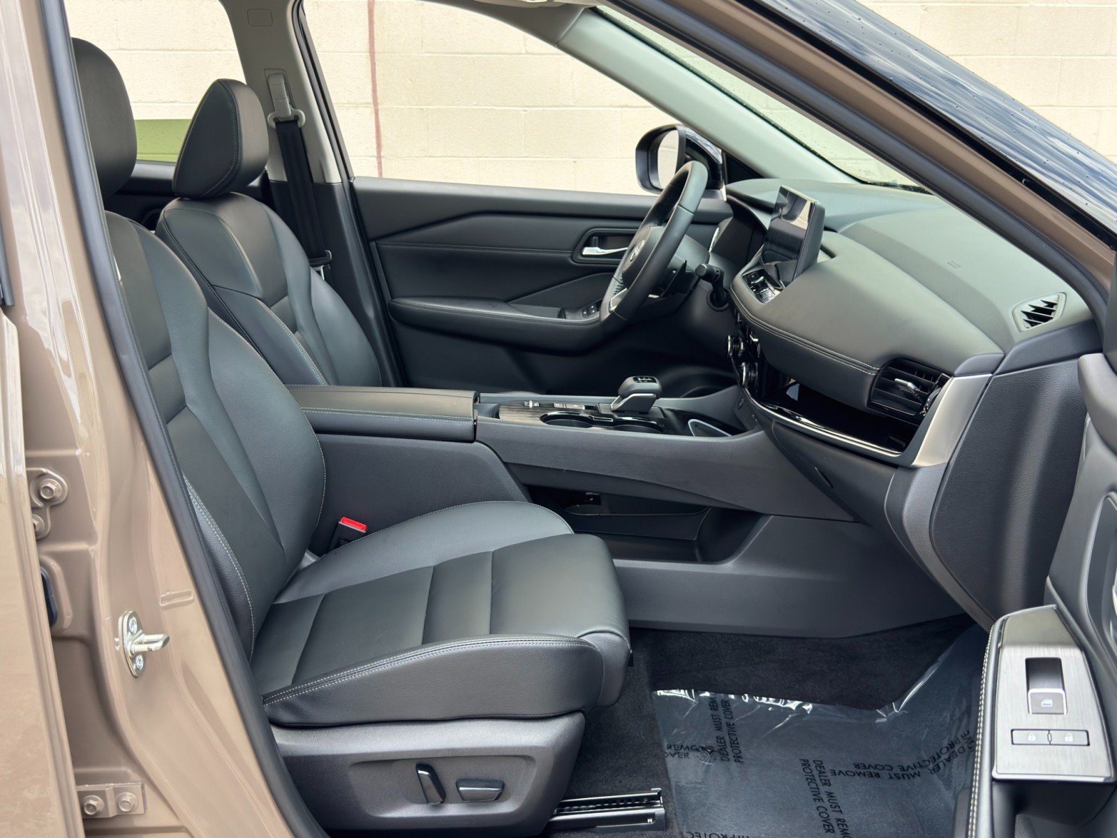 Used 2024 Nissan Rogue SL w/ SL Premium Package FWD image 15