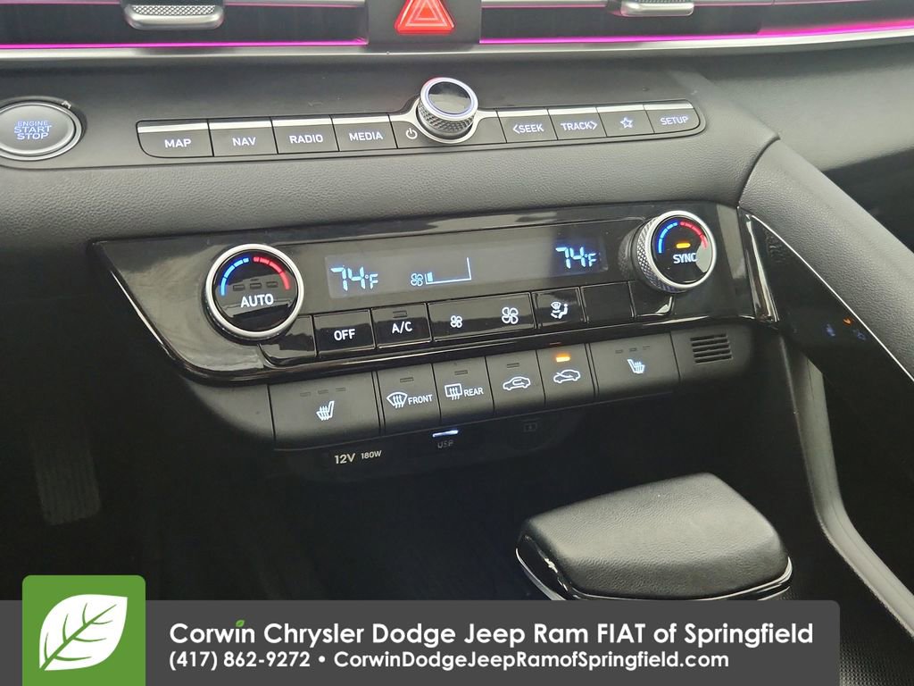 Used 2025 Hyundai Elantra SEL image 28