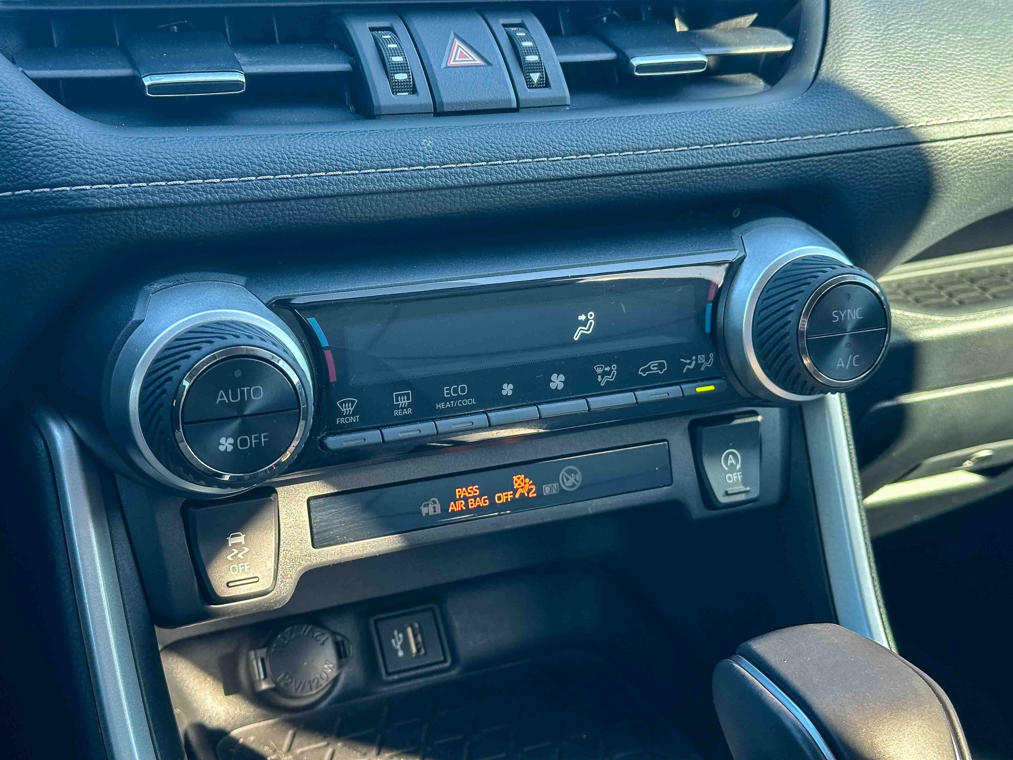 Used 2024 Toyota RAV4 XLE Premium image 33