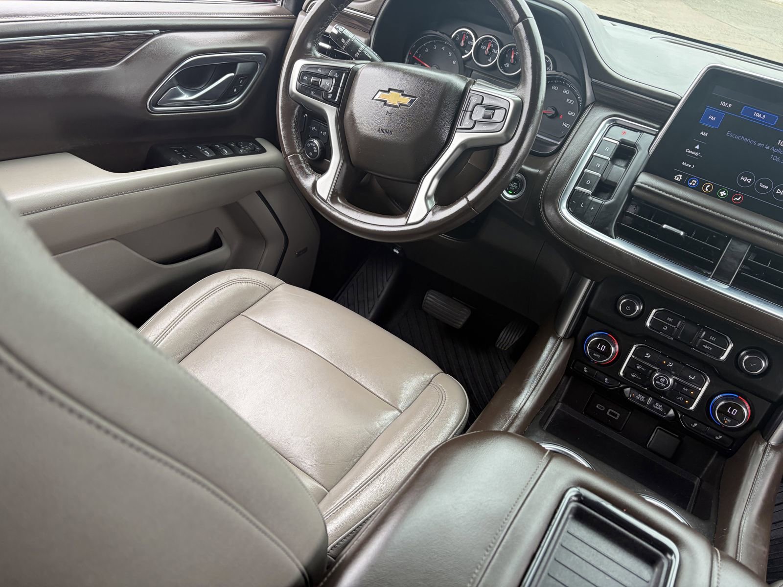 Used 2021 Chevrolet Tahoe LT w/ LT Signature Package image 15