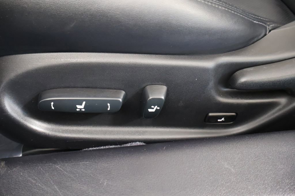 Used 2014 Lexus IS 250C 250 w/ Luxury Package image 38