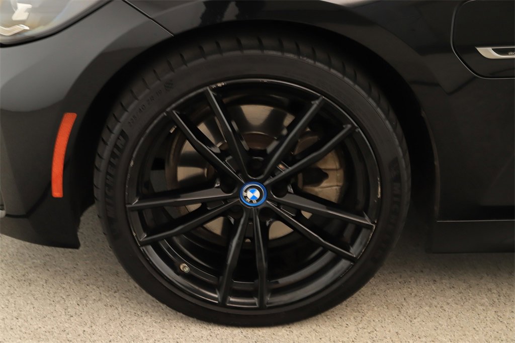 Used 2022 BMW 330e w/ M Sport Package image 33