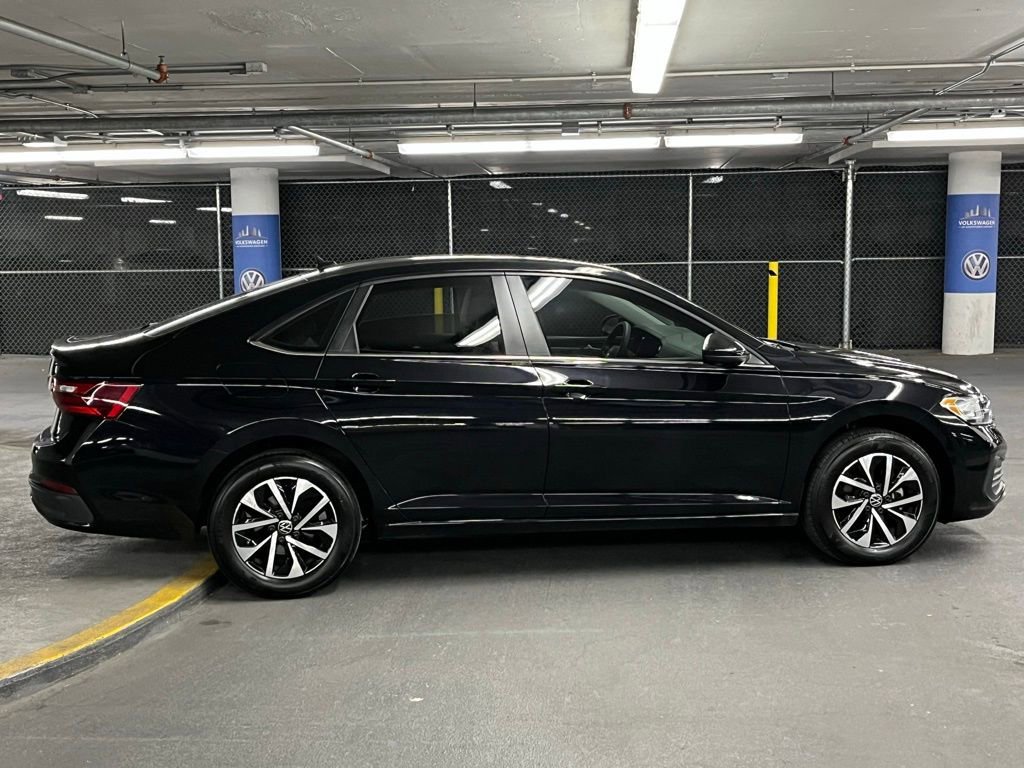 Certified 2023 Volkswagen Jetta S image 34