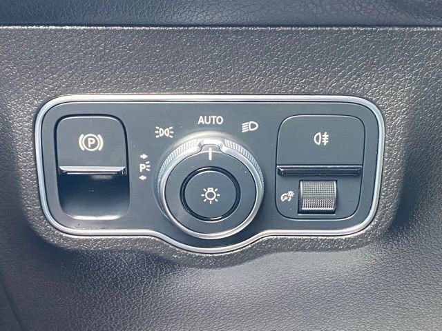 Used 2021 Mercedes-Benz GLB 35 AMG 4MATIC image 52