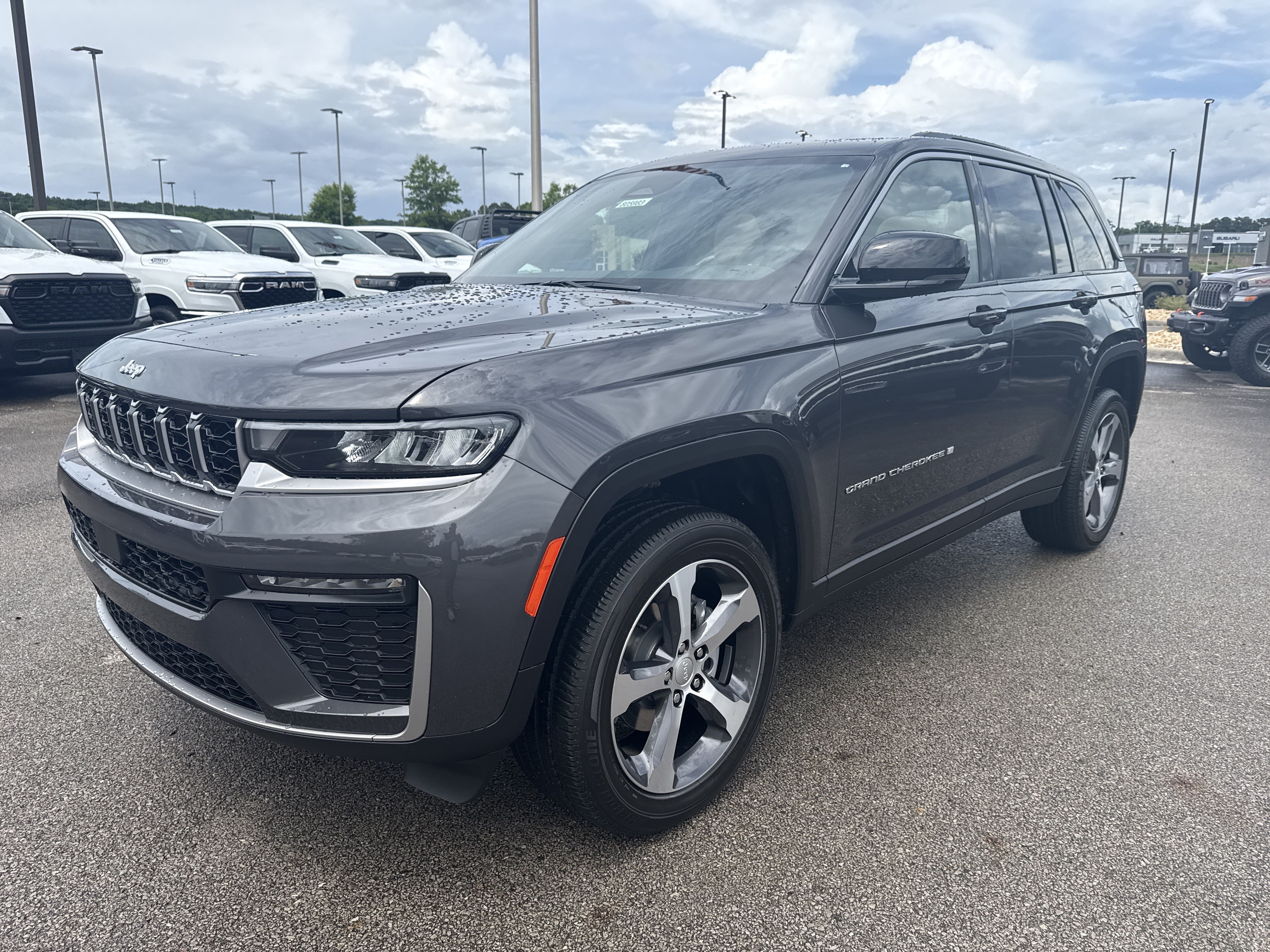 New 2026 Jeep Grand Cherokee Limited RWD image 3