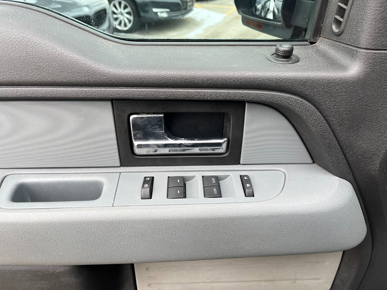 Used 2013 Ford F150 XLT w/ Luxury Equipment Group image 26